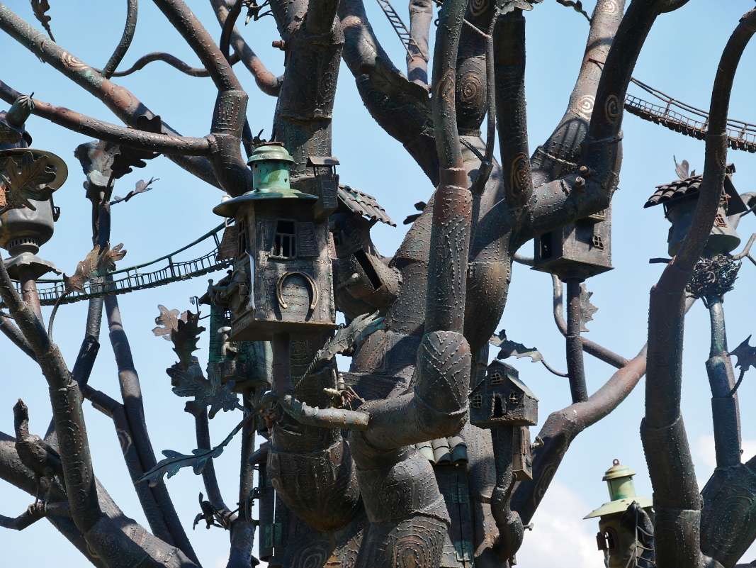 Kovový strom 