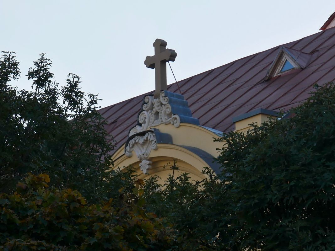 Kríž nad Uršulínskym kláštorom