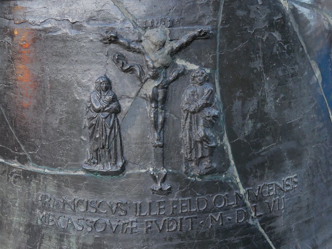 Urbanov zvon - vyrobil ho František Illenfeld z Olomouca r. 1557