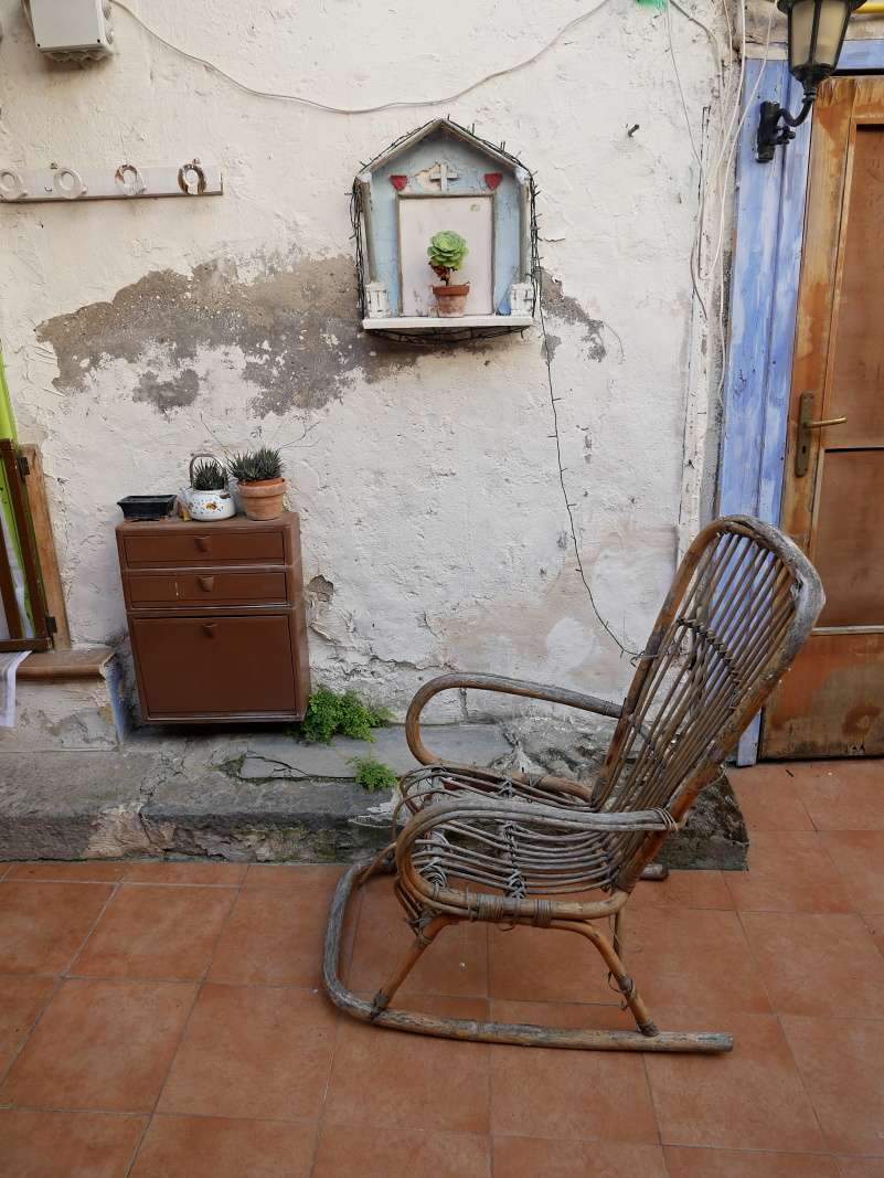 Dvor okolo domčeka