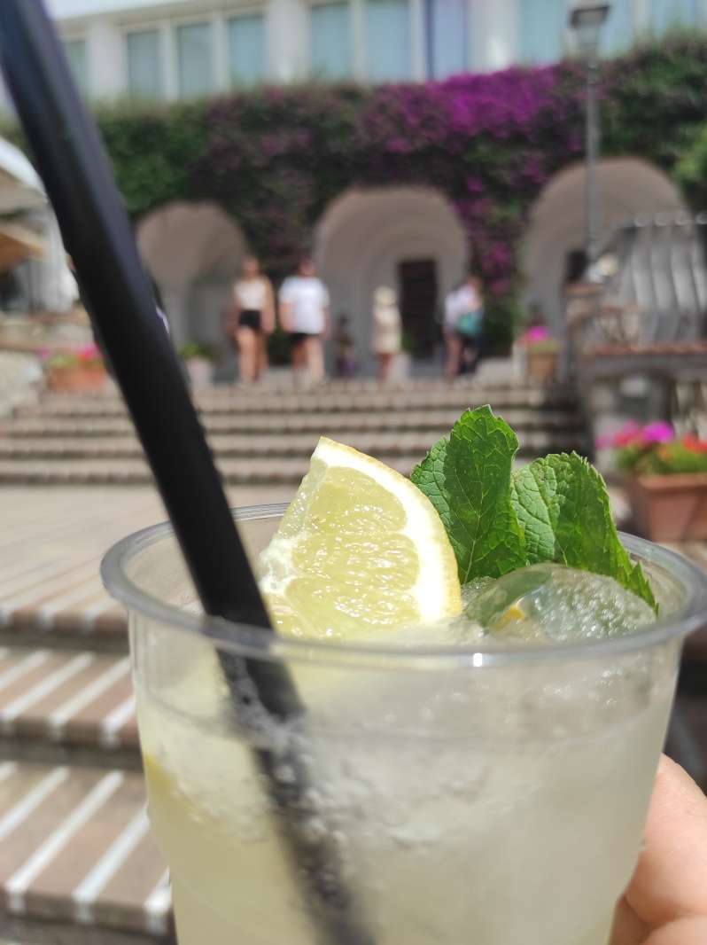 Lemoncello spritz z Lolla baru