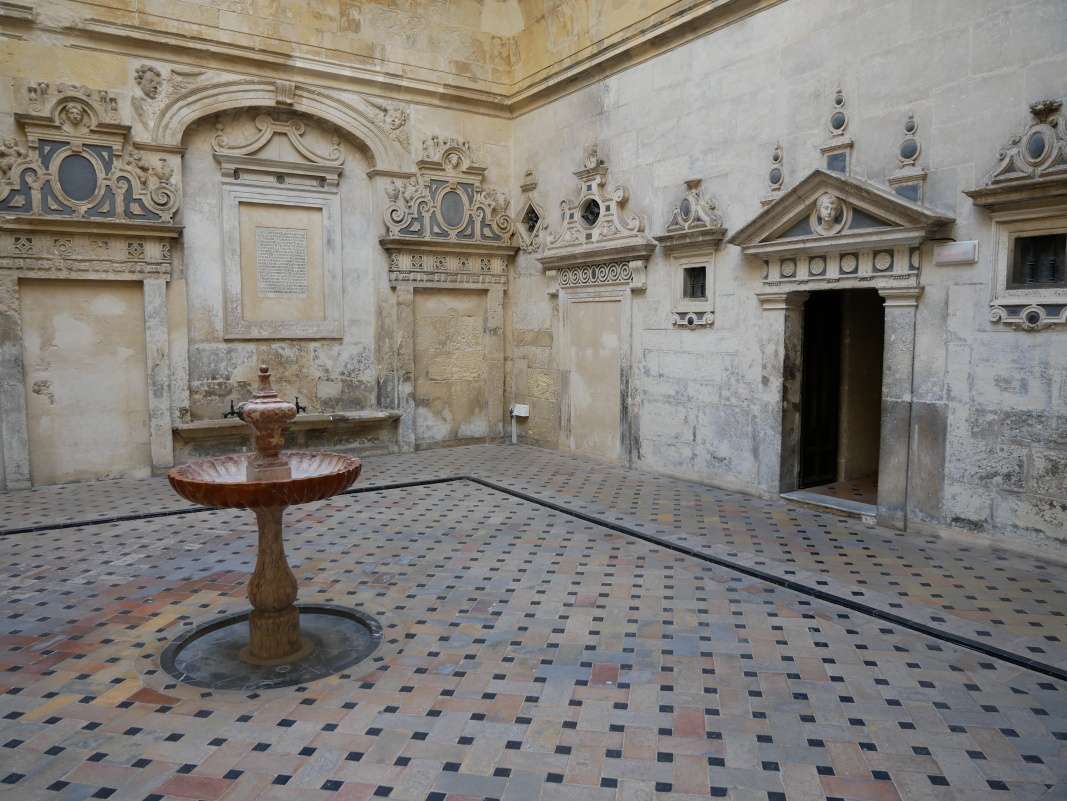 Prechodové patio