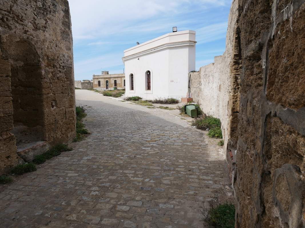 Hrad San Sebastian - poľadcez mreže