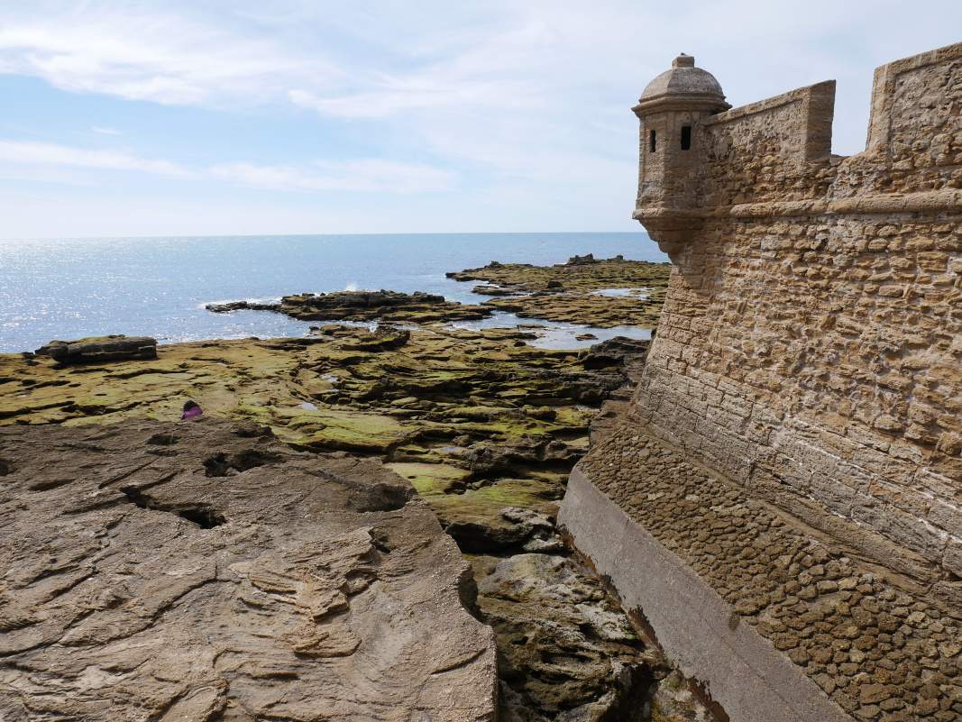 Vežička Hradu San Sebastian a machové kamene