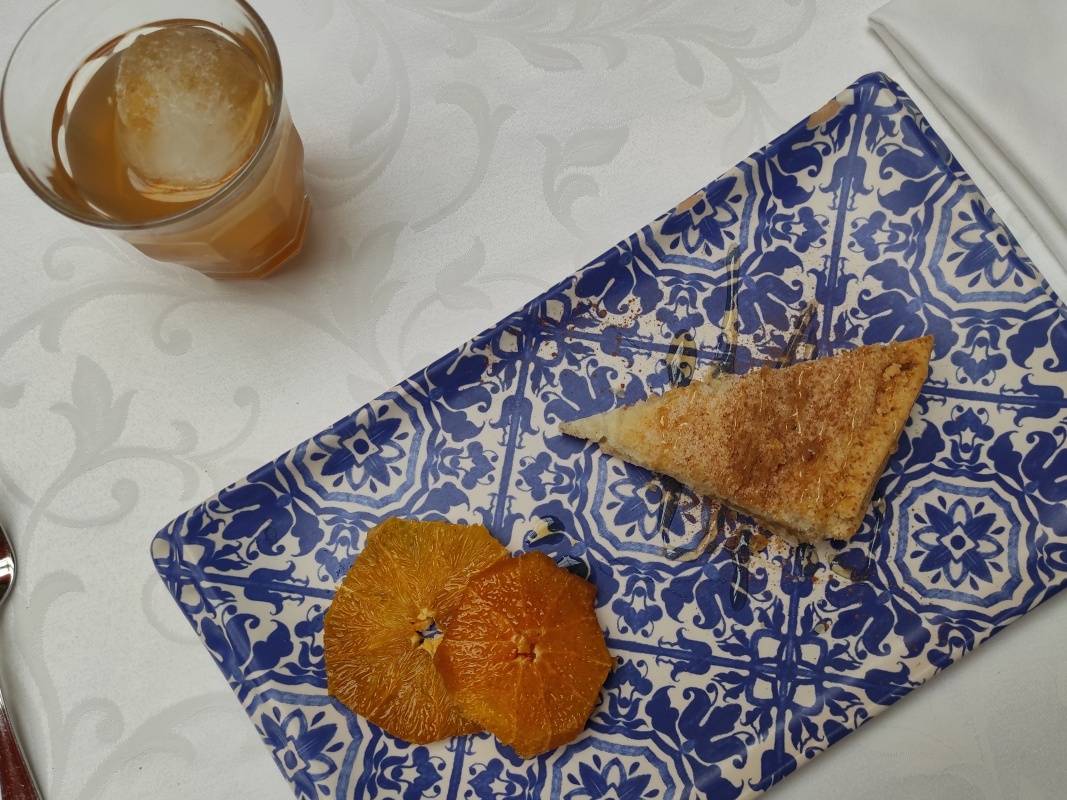 Reštaurácii Puerta de Sevilla - cordóbska torta s pomarančami a digestívum - cordóbske víno