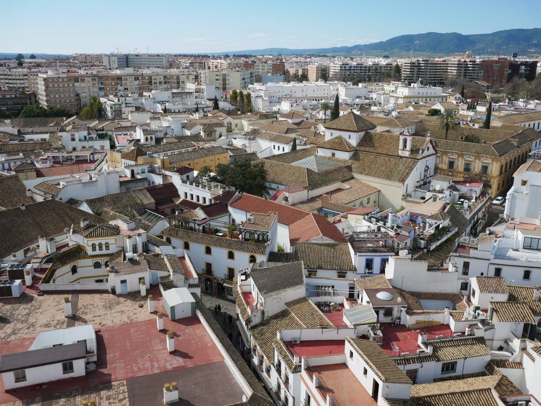 Stará a nová Sevilla - tadial sme išli z vlakovej stanice (prišli sme zhora z prava)