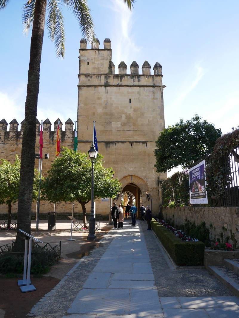 Hrad kresťanských kráľov (Alcázar de los Reyes Cristianos) - vstup - Levia veža (Torre de los leones)