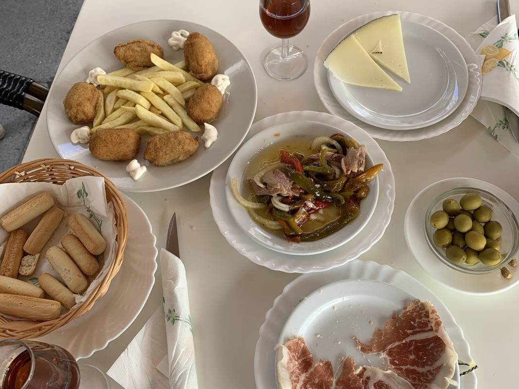 ... pečenú zeleninu a rybacie krokety s hranolkami ...