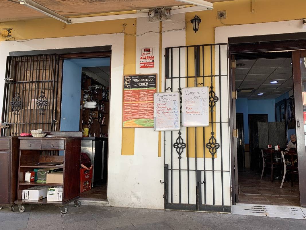 ... a po olorose (nesladené sherry) ešte 3x cream (sladené sherry), veď za 1,3€ jak zadarmo :)