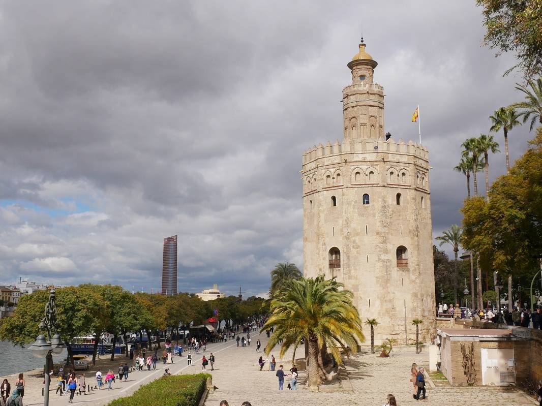 Torre del Oro -a je zlatá aj v slnku :)