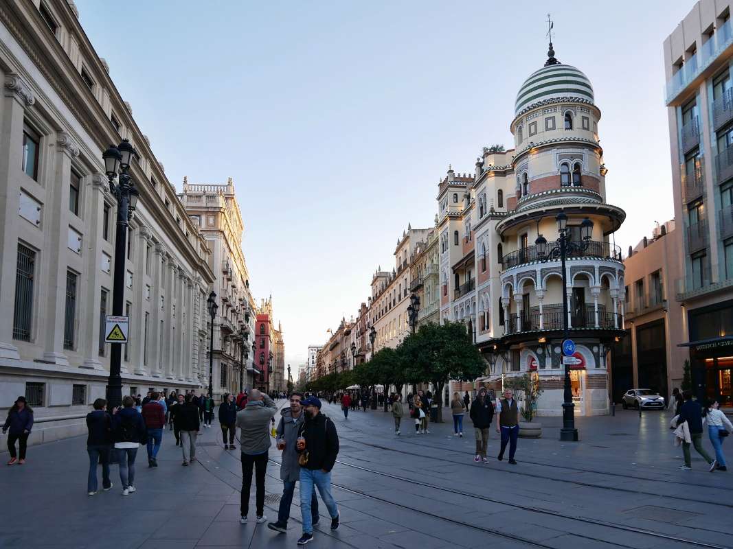 Budova La Adriatica a Avenida de la Constitucion