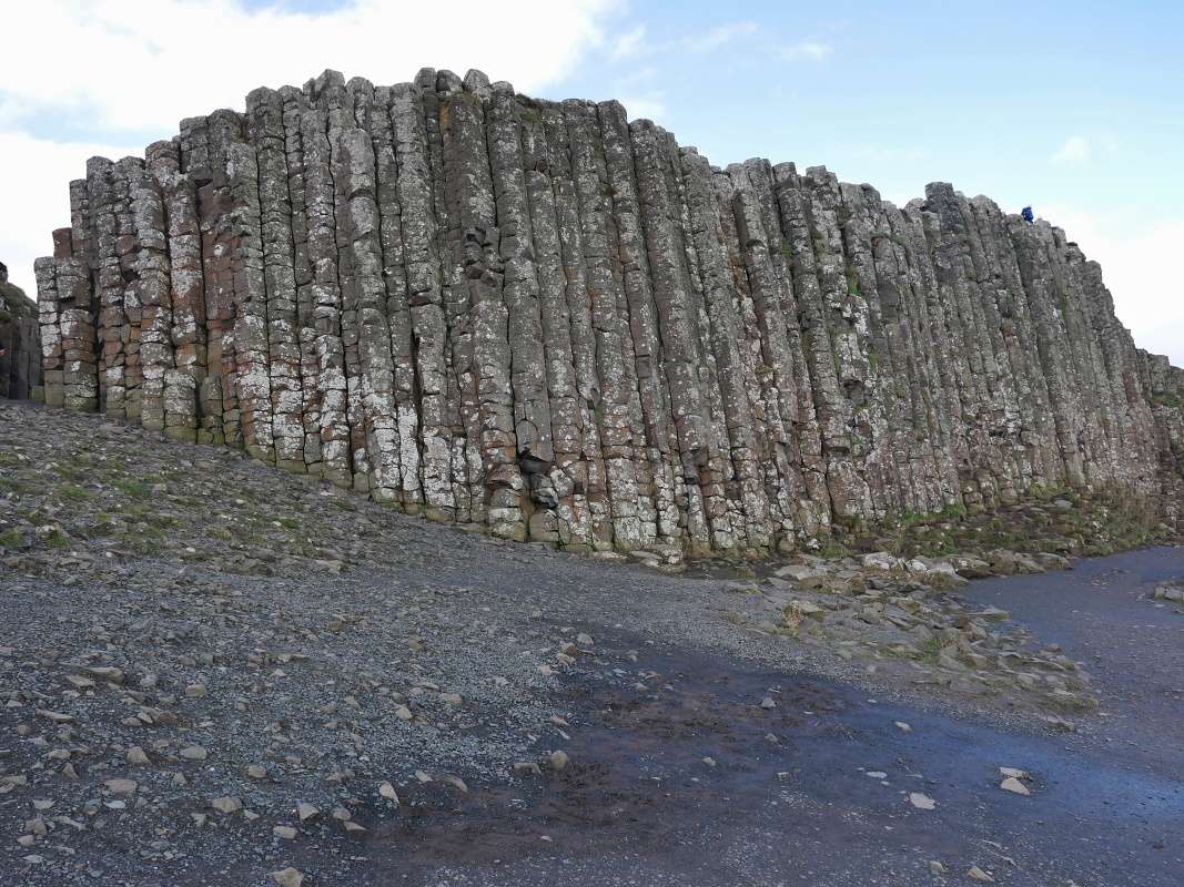 Giant's Causeway - Grand Causeway z opačnej strany, za Obrovou bránou