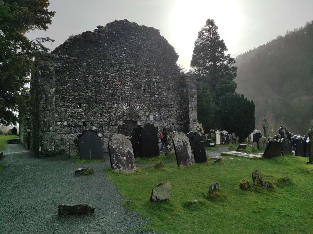 Glendalough - Katedrála sv. Petra a Pavla