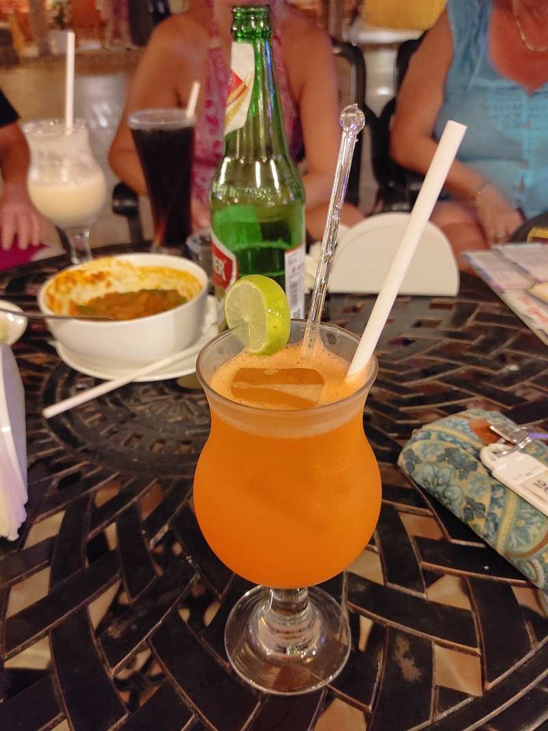 Večer som mala lokálny drink ...