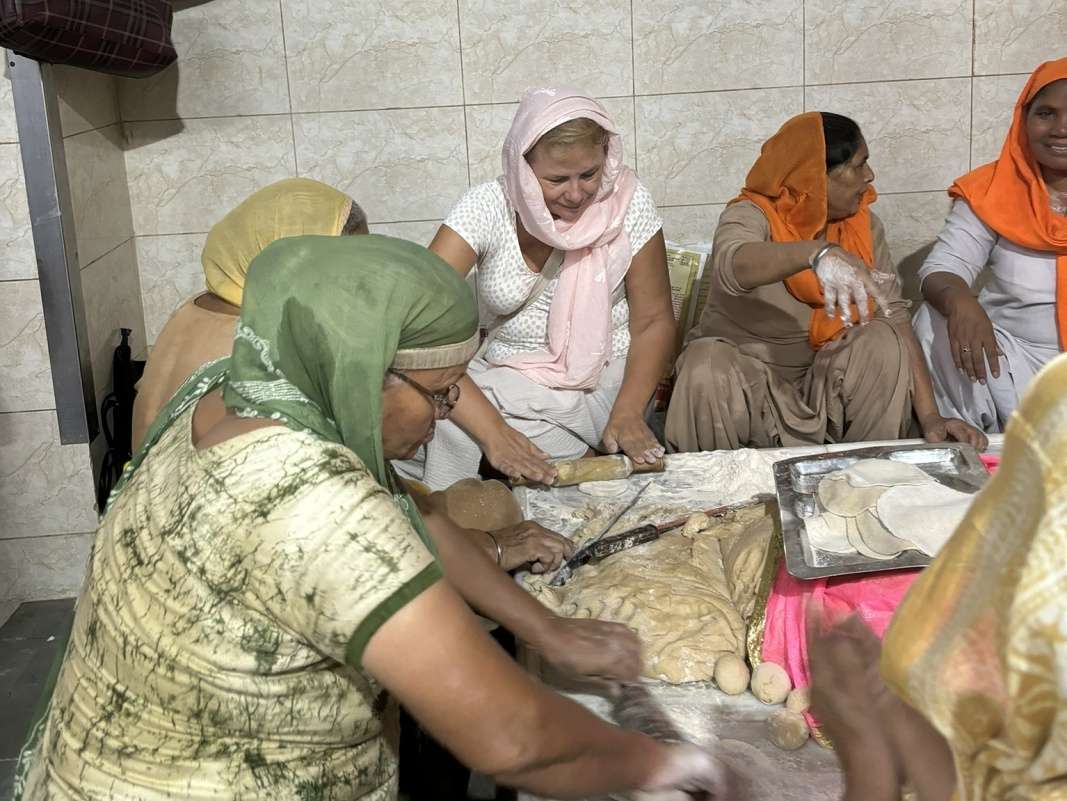 Sikhská kuchyňa - pomohla som vaľkať naan