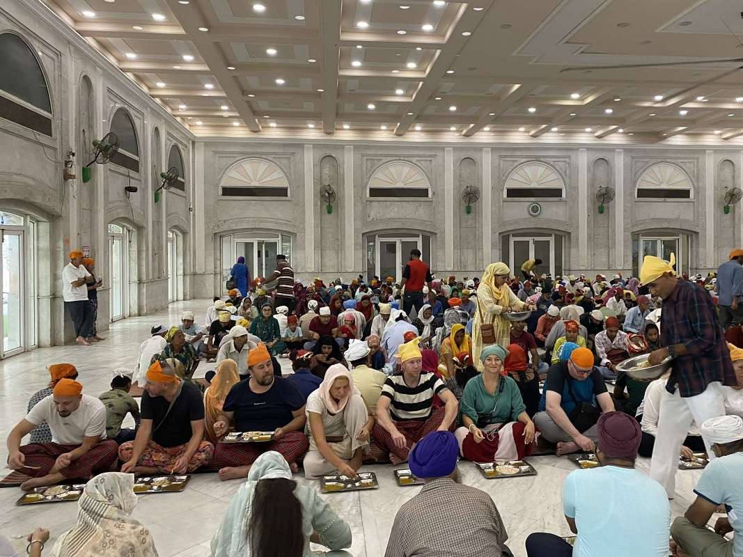 Sikhská jedáleň - denne podajú 30 000 jedál, v soboty a nedele 80 000