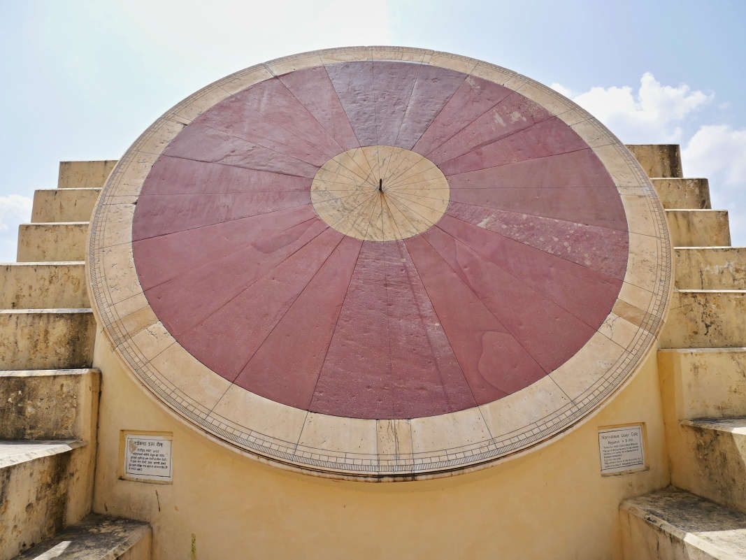 Jantar Mantar - Nadivalaya - určovanie času (slnečné hodiny) s presnosťou 1 min