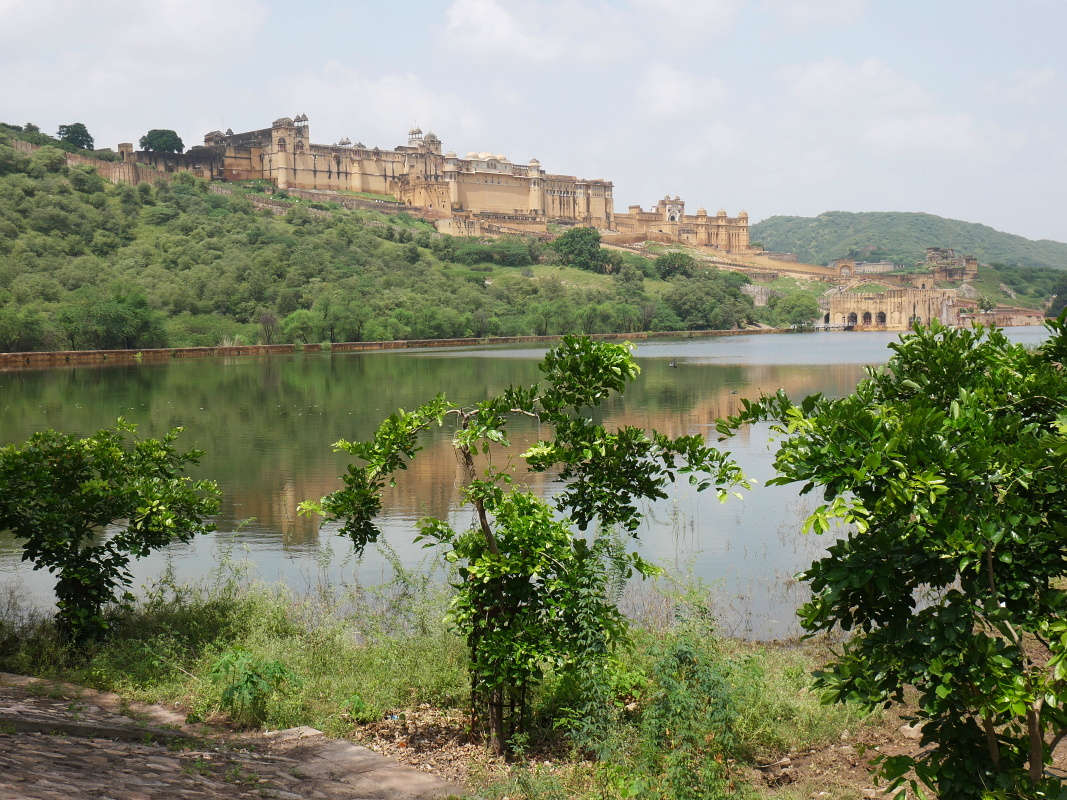 Amber Fort a jazero Maotha