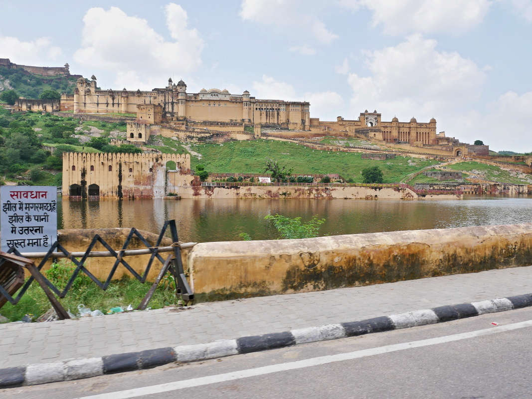 Amber Fort a jazero Maotha
