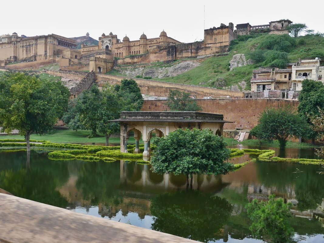 Amber Fort a jazero Maotha