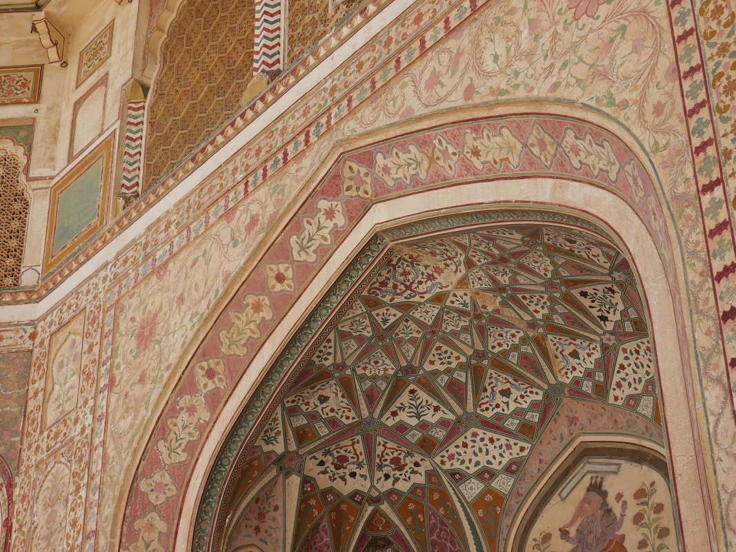 Amber Fort - Druhé nádvorie - Ganešova brána 