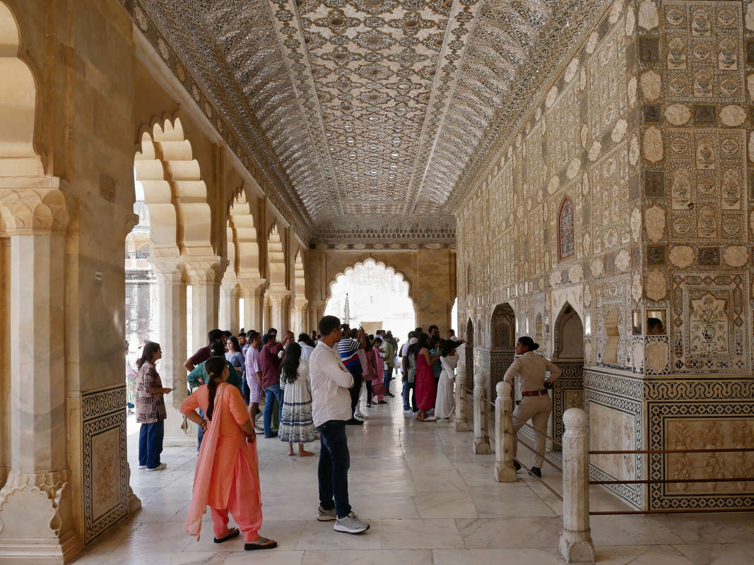 Amber Fort - Tretie nádvorie - zrkadlová miestnosť Sheesh Mahal