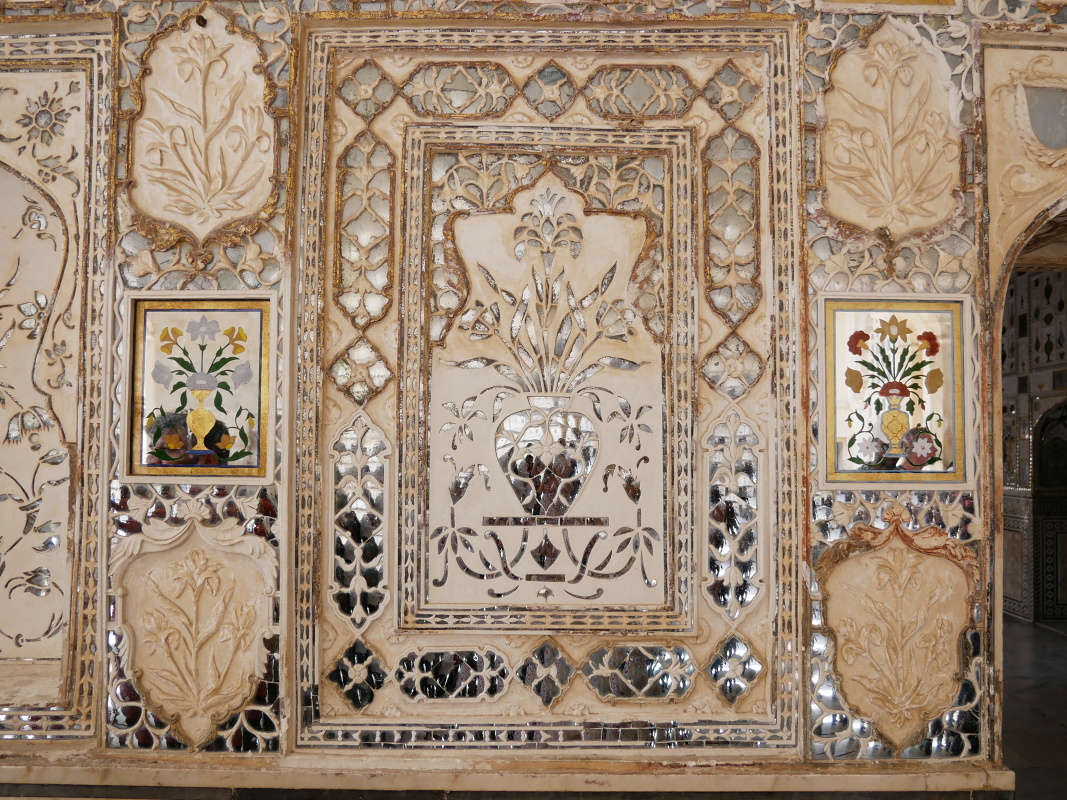 Amber Fort - Tretie nádvorie - zrkadlová miestnosť Sheesh Mahal