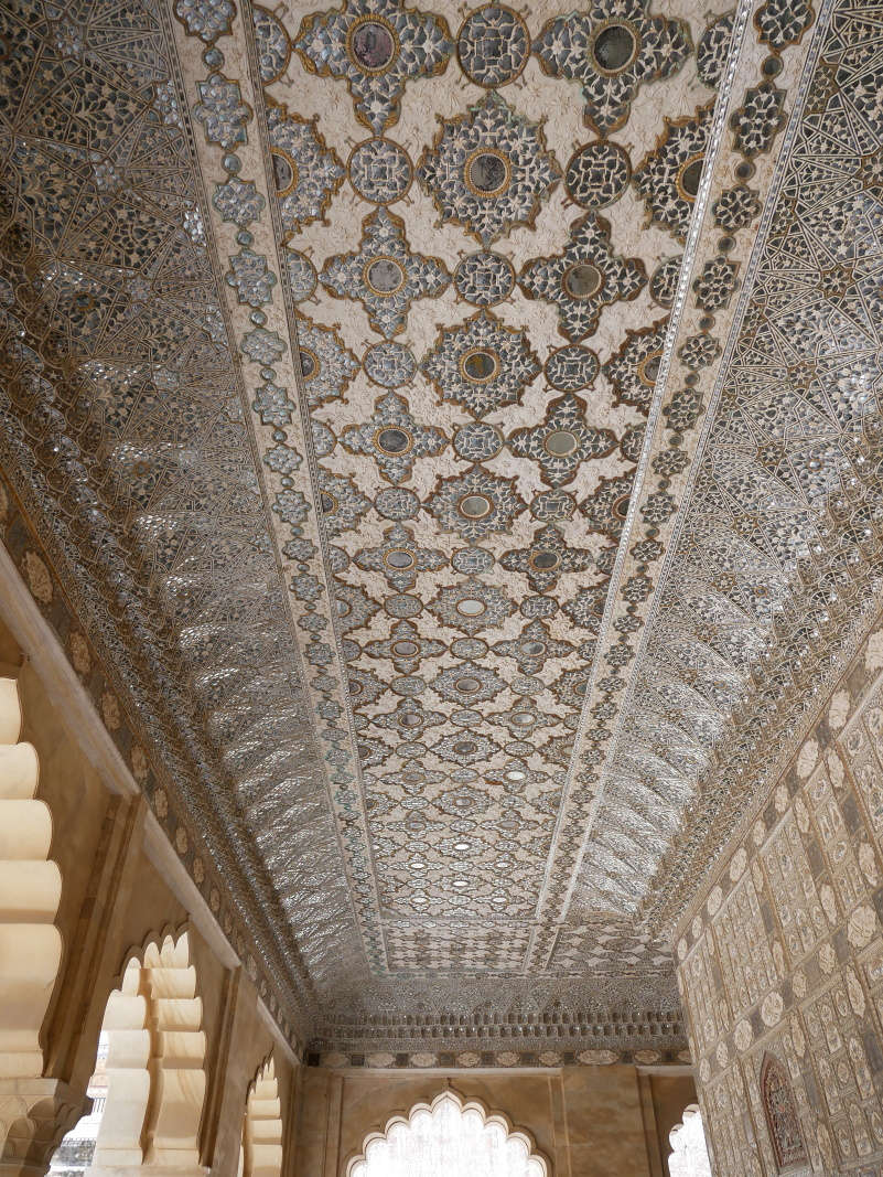 Amber Fort - Tretie nádvorie - zrkadlová miestnosť Sheesh Mahal