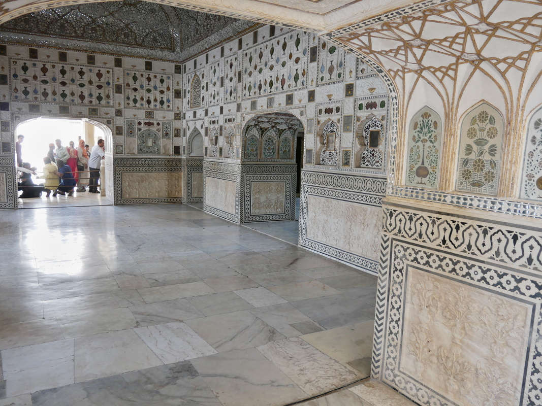 Amber Fort - Tretie nádvorie - zrkadlová miestnosť Sheesh Mahal