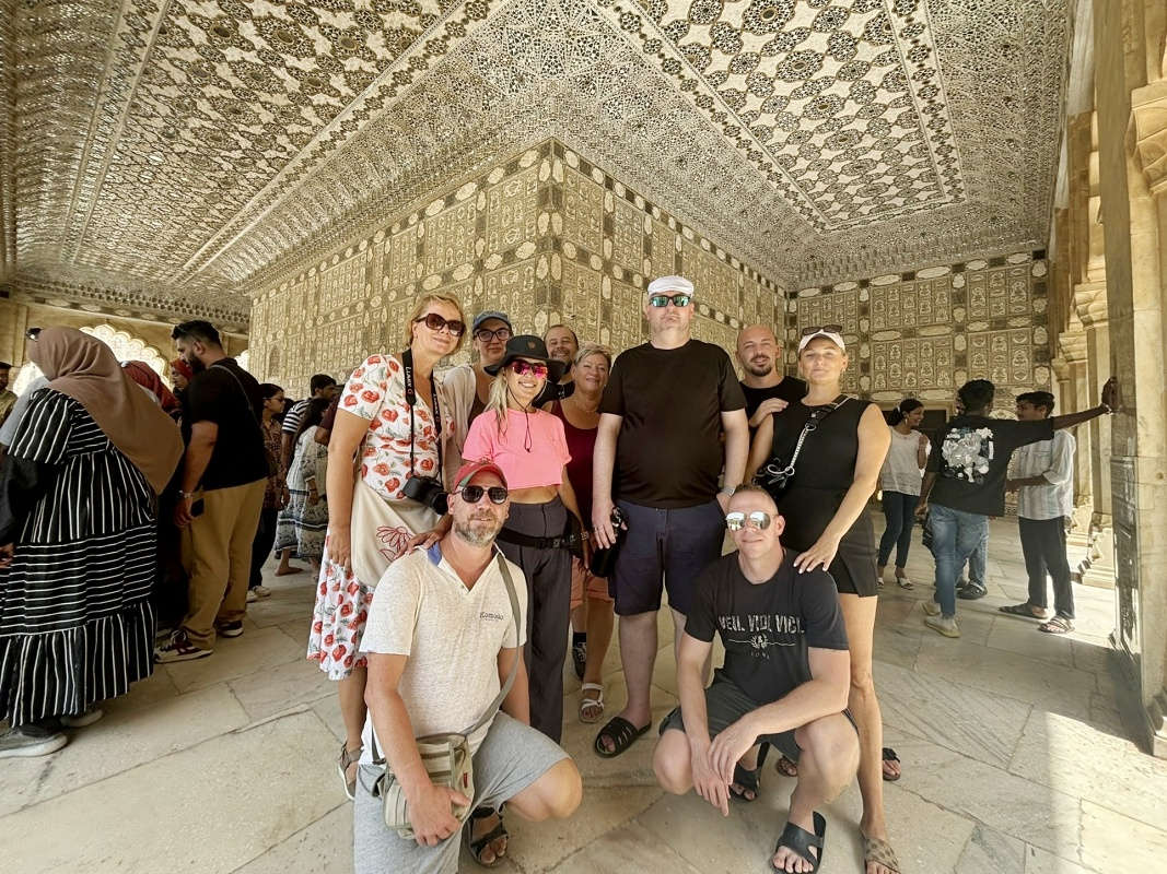 Amber Fort - Tretie nádvorie - zrkadlová miestnosť Sheesh Mahal