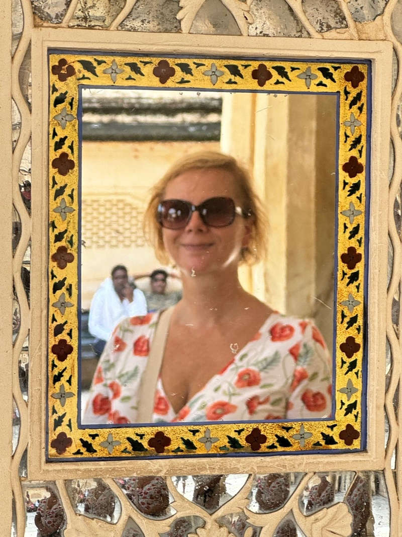 Amber Fort - Tretie nádvorie - zrkadlová miestnosť Sheesh Mahal