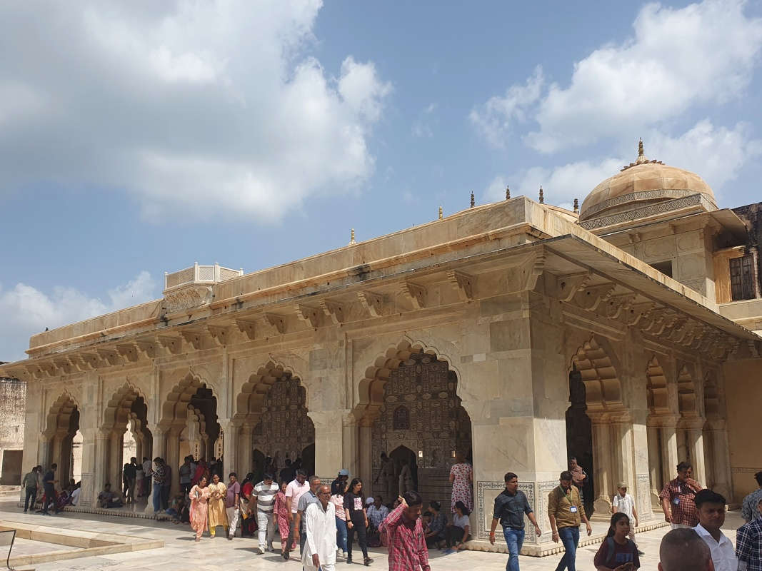 Amber Fort - Tretie nádvorie - zrkadlová miestnosť Sheesh Mahal