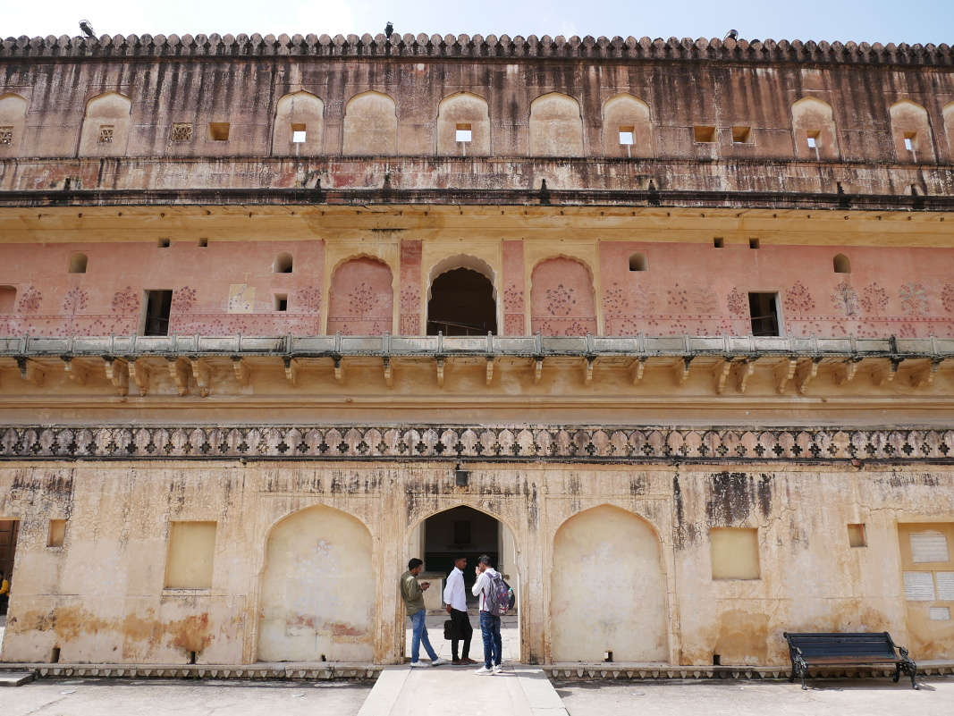 Amber Fort - Štvrté nádvorie Zenana - výhľad z Baradarí pavilónu