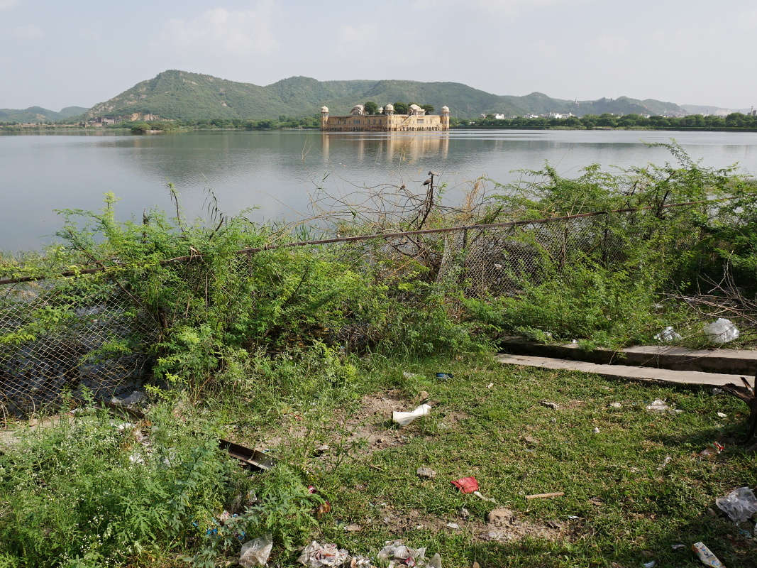 Vodný palác Jal Mahal z 18. storočia