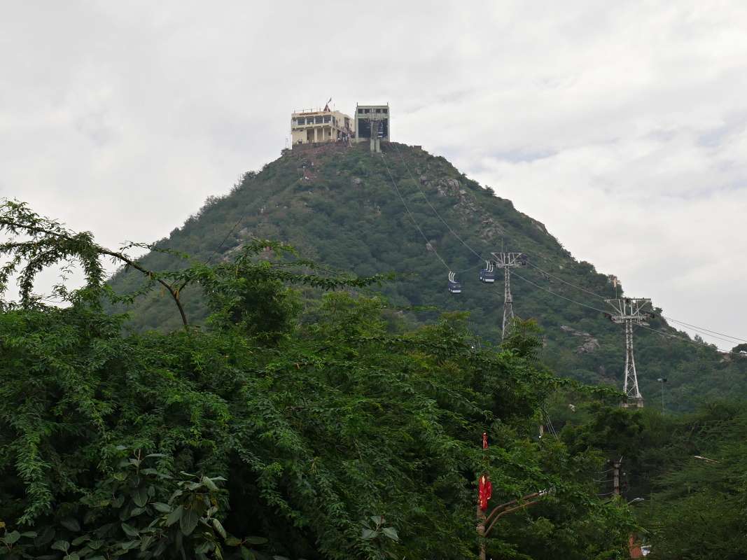 Savitri Mata Mandir na kopci