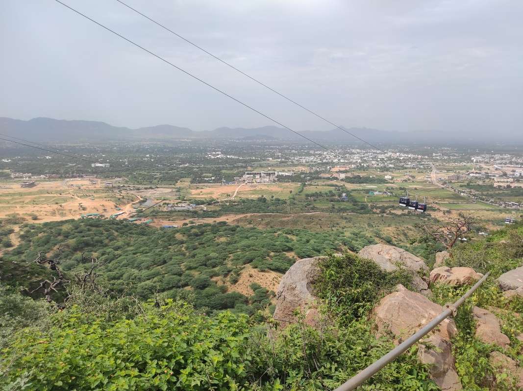 Savitri Mata Mandir - po schodoch dole z kopca