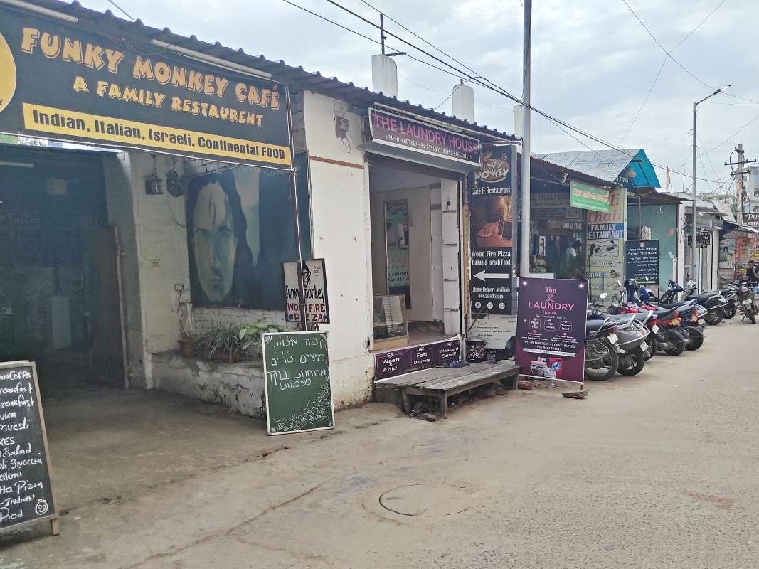 Puškar - Funky Monkey Cafe & Garden Restaurant