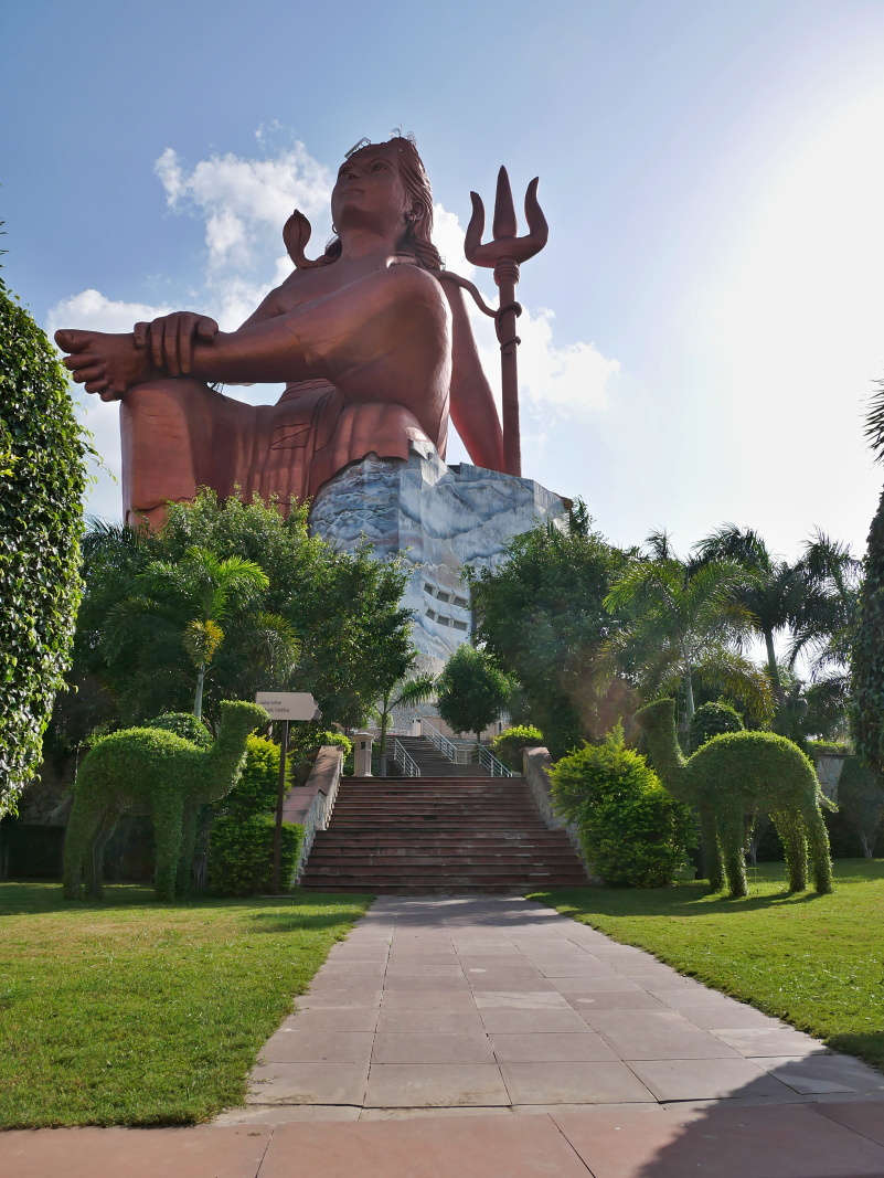 Nathdwara - Socha viery, sochy z kríkov