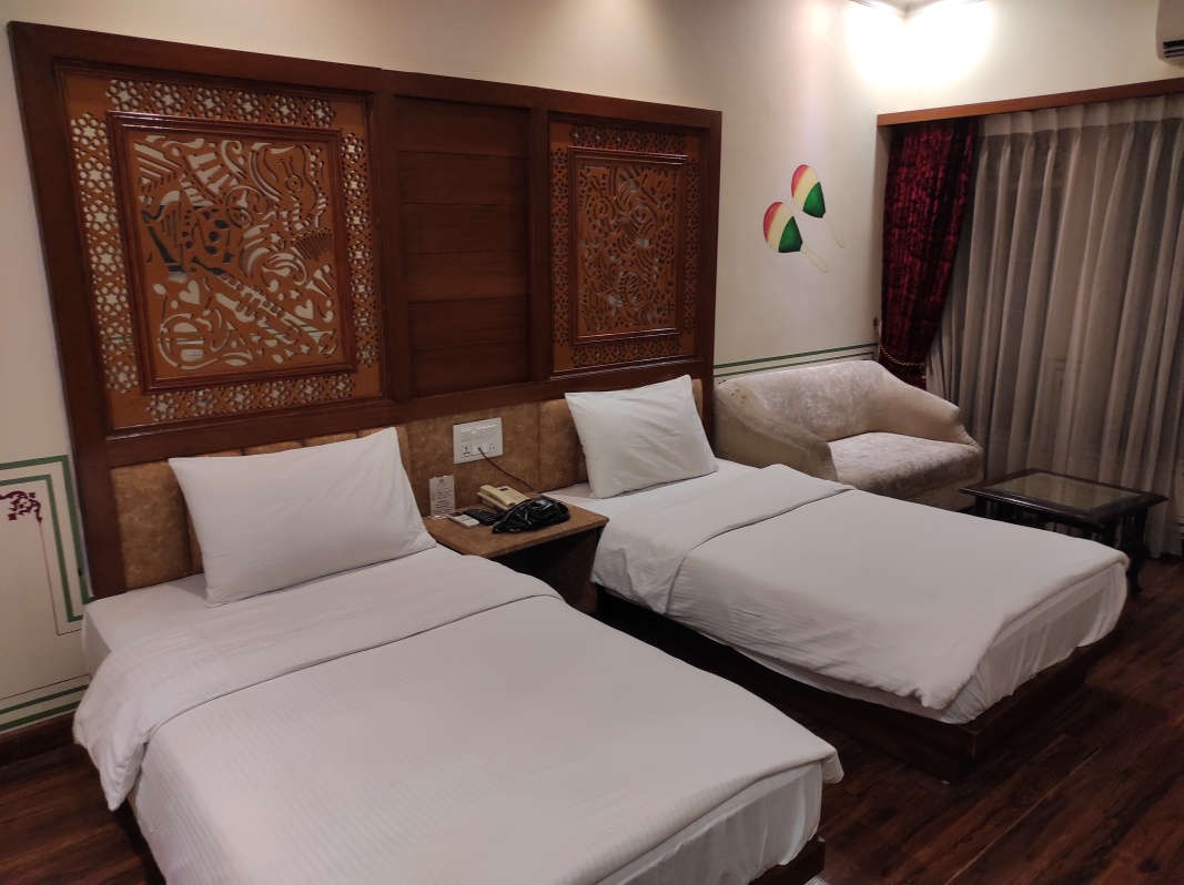Hotel Aaram Mahal By Pachar Group v Udajpure