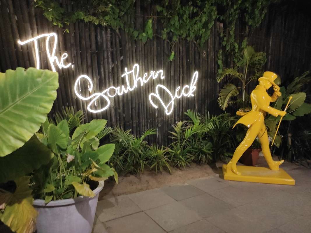 The Southern Deck - Beach Bar & Bistro