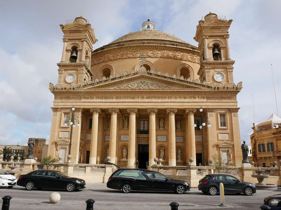Rotunda v Moste