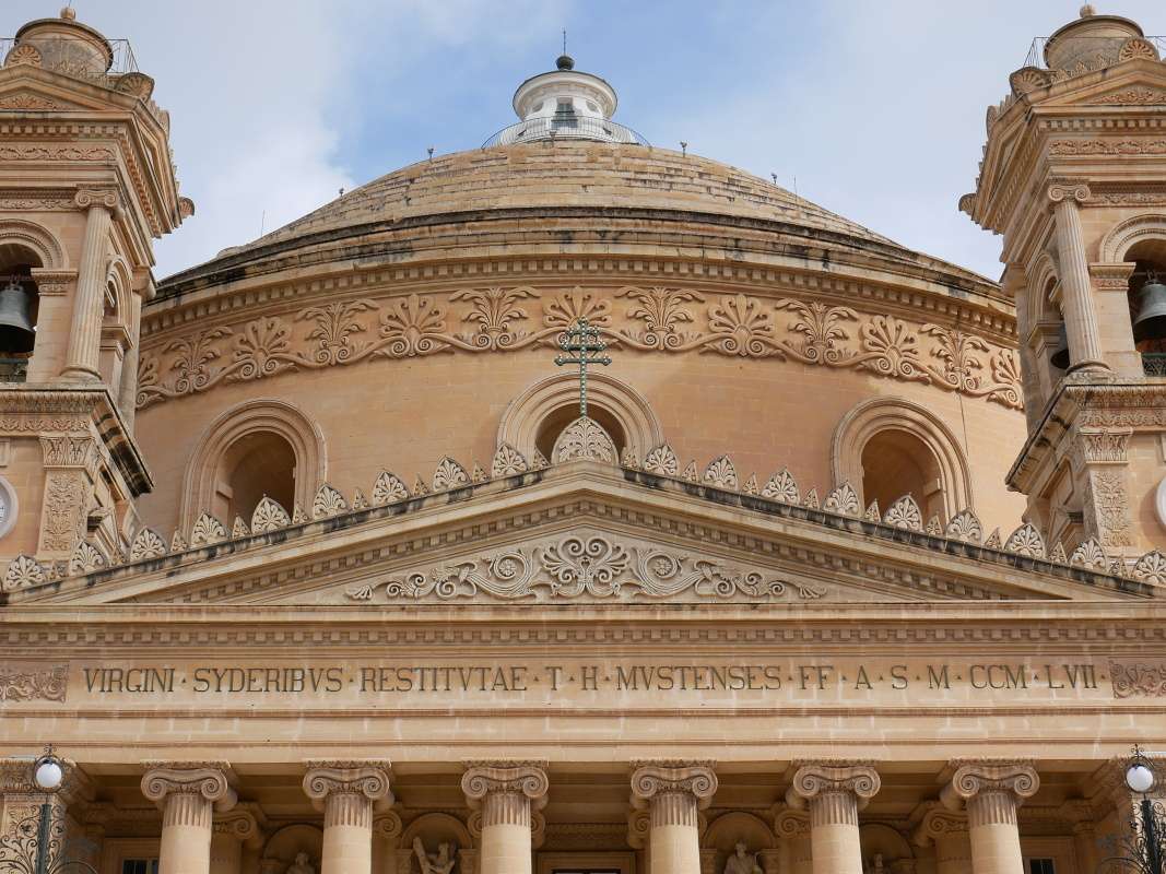Rotunda v Moste