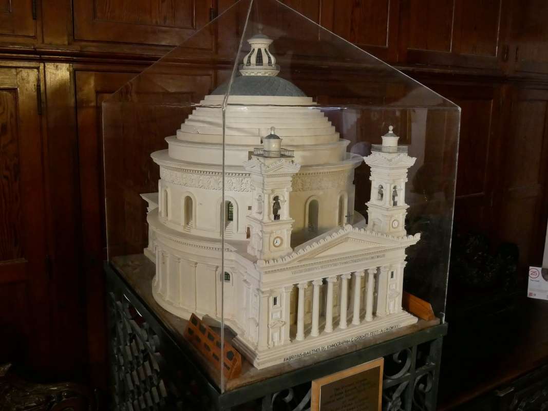 Rotunda v Moste