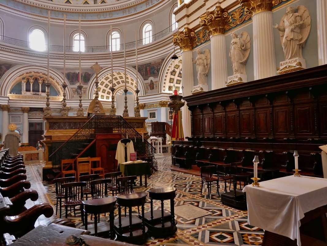 Rotunda v Moste - za hlavným oltárom