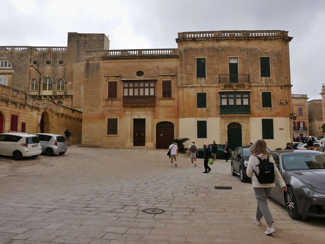 Mdina - domy pri Katedrále