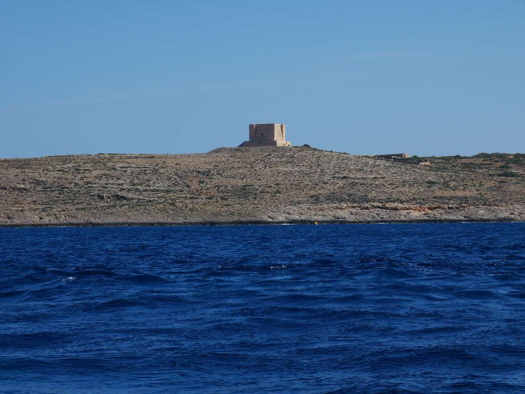 Plavba z Cirkewwy na Comino