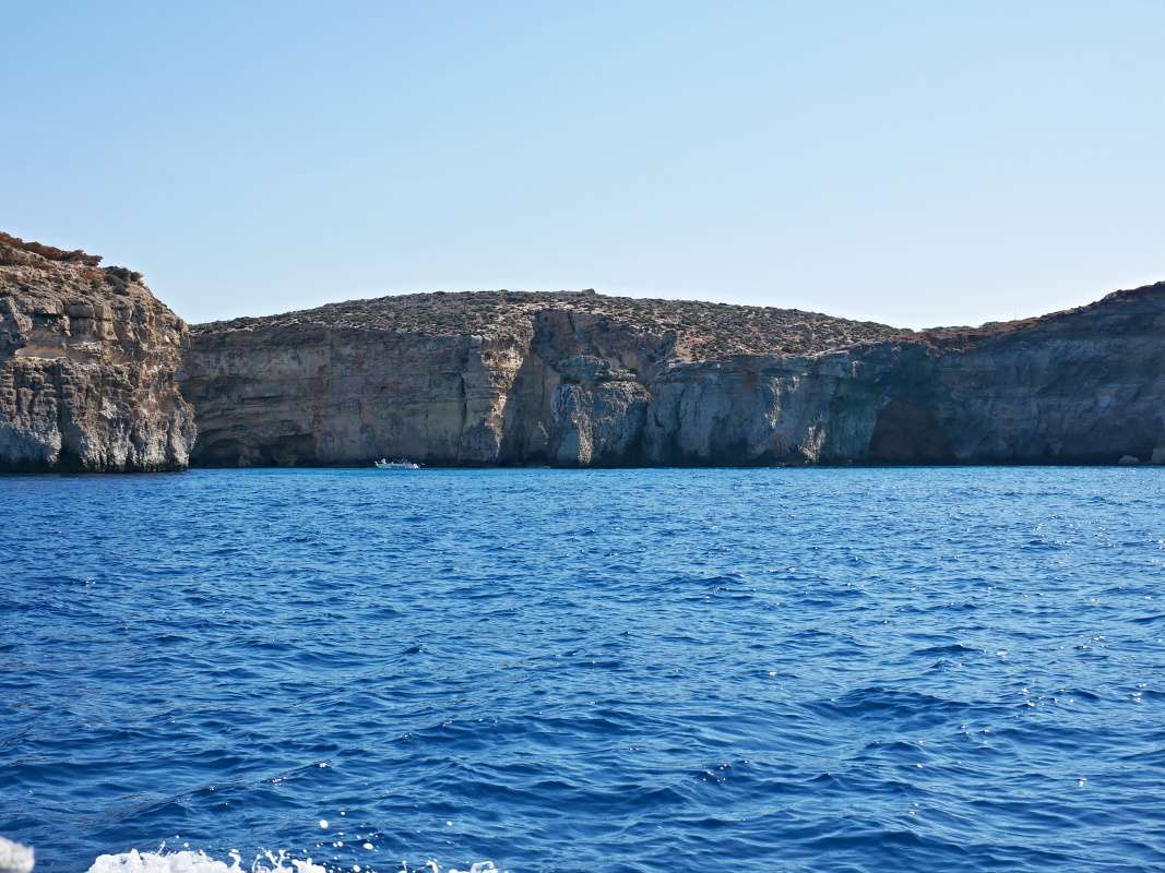 Plavba z Cirkewwy na Comino