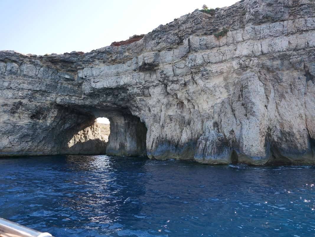 Plavba z Cirkewwy na Comino