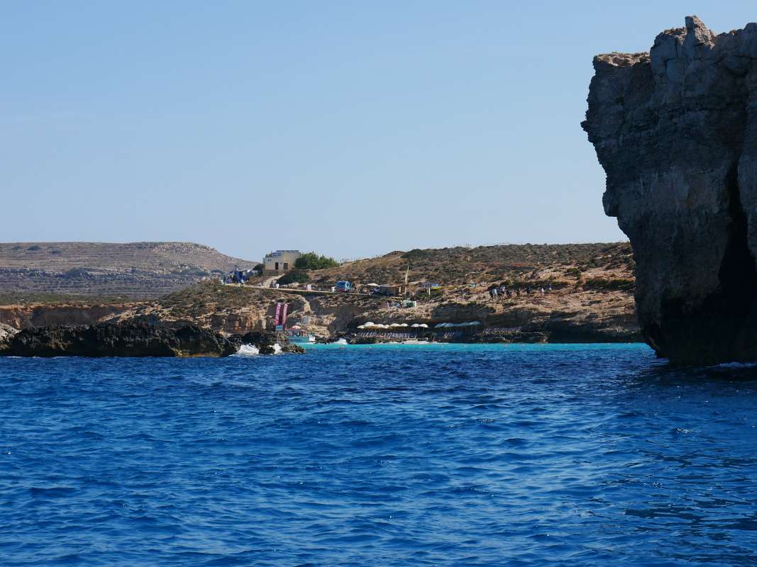 Plavba z Cirkewwy na Comino