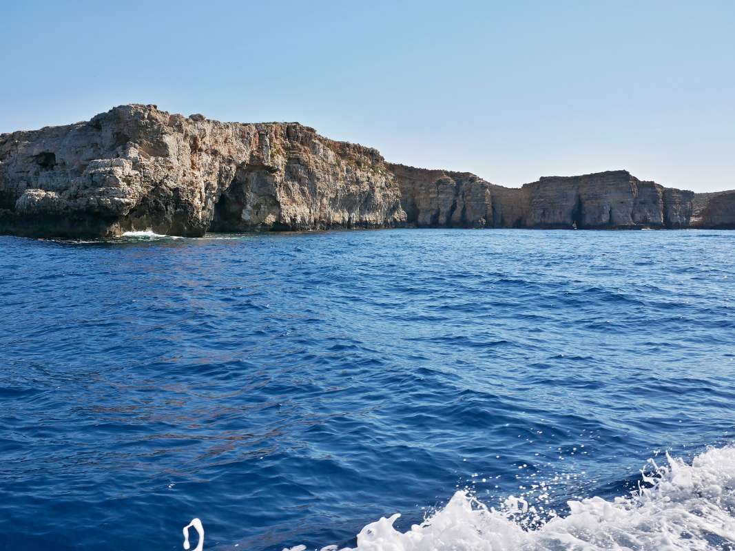 Plavba z Cirkewwy na Comino